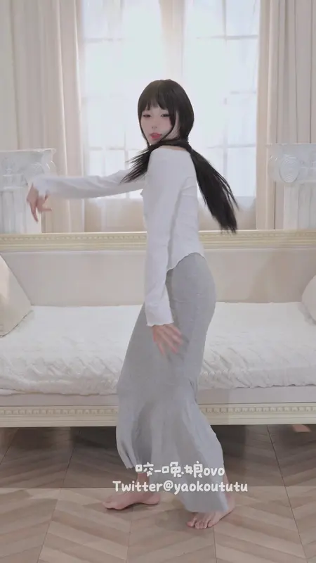 九月T3专属舞蹈『stellar-刺痛』 - 咬一口兔娘