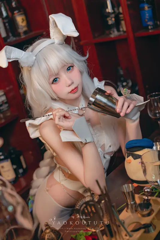 十月T3特典『恶毒酒吧』 - 咬一口兔娘